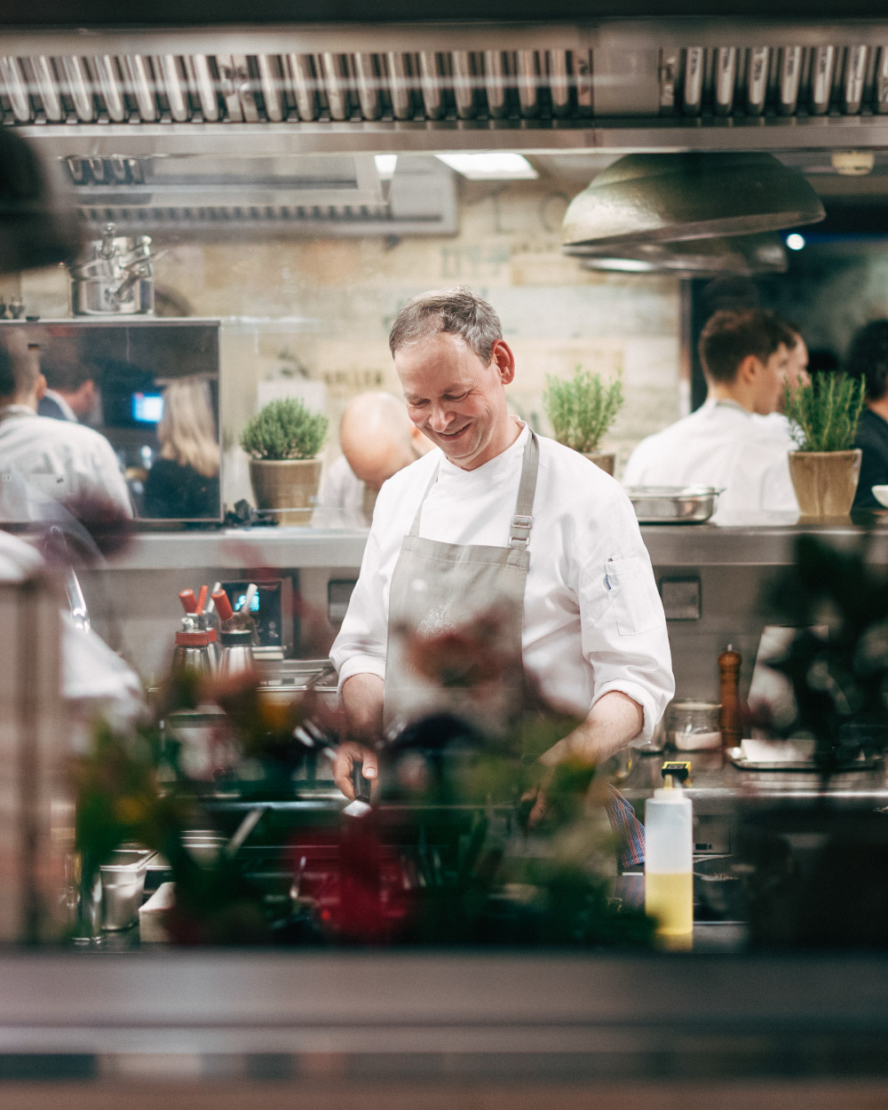 Chefkoch Christoph Rüffer in der Küche